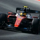 Un monoplaza recorre una de las curvas del Circuito de Montmeló durante las sesiones de entrenamientos previas al Gran Premio de Barcelona 2026