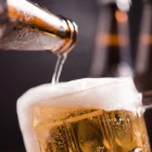 Durante 2025, el ICE a la cerveza recaudó $300 millones. Esto implica un costo fiscal por esta medida de aproximadamente $25 millones.