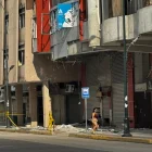 La onda expansiva destruyó ventanales y causó daños estructurales no solo en el edificio de ARCOM, también en al menos cinco inmuebles aledaños.