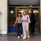 Trámites. Los adultos mayores denuncian falta de orientación; indican que cada cónyuge debe hacer la gestión.