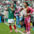 Las pausas de hidratación se empezaron a implementar obligatoriamente en el actual torneo de la FIFA en los minutos 22 de cada tiempo de juego.