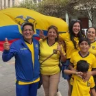 Hinchas cuencanos siguieron con entusiasmo el debut de Ecuador en el Mundial 2026, en una jornada marcada por la ilusión y el apoyo a la Tricolor.