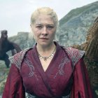 La serie narra la Danza de los Dragones, la guerra civil que fracturó a la familia gobernante de Westeros, los Targaryan.