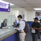 La revisión busca que los automotores cumplan con las condiciones mínimas de seguridad y funcionamiento para circular.