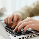 La duración de las pasantías será de tres meses y cada joven recibirá un pago mensual de 400 dólares.