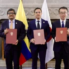 El ministro de Producción, Comercio Exterior e Inversiones, Luis Alberto Jaramillo, y el embajador del Japón en Ecuador, Horiuchi Toshihiko, suscribieron el memorando.