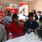Dirigentes sociales y sindicales anunciaron acciones para impulsar una iniciativa constitucional contra el Gobierno.