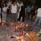 Los homenajes a Monika Silva en Montañita continúan. Amigos y activistas exigen que se aceleren las investigaciones sobre su muerte.