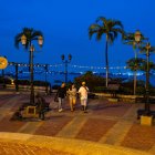 Ciudadanos denuncian que el problema de la iluminación deficiente, además, se evidencia en otras áreas de las escalinatas.