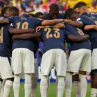 Jugadores de la Selección de Ecuador previo a un partido del Mundial.