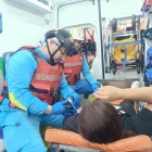 Bomberos atendieron a los afectados de la emergencia.