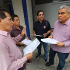 Algunos de los adultos mayores que dicen que el SRI les debe la devolución del IVA desde enero de 2026.