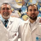 Más allá de la medicina, padre e hijo destacan la importancia de la empatía, la humildad y el aprendizaje constante como el verdadero legado familiar.
