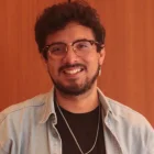 José Antonio Villafuerte fusiona instrumentos reales y ritmos latinos