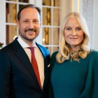 Mette-Marit afronta una nueva etapa marcada por la recuperación médica y la situación judicial de su hijo mayor. Junto a su esposo, Haakon.