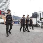 Se intensifican los controles policiales en sectores comerciales estratégicos para prevenir delitos.