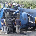 Un bebé perdió la vida por el volcamiento de un bus en Caupicho, sur de Quito. El caso causó indignación porque el conductor circulaba con 3 puntos en la licencia.