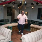Simón Bolívar Rosero en el área donde funcionó la discoteca del bar El Fortín.
