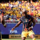 El delantero Enner Valencia (d) ha sido uno de los jugadores más criticados por su accionar en la selección.