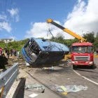 Volcamiento de bus en Caupicho movilizó a equipos de emergencia y tránsito en el sur de Quito.