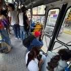 Unidades. Pese a que las unidades cuentan con ventilación y wifi, el pendiente es la falta de espacios para las personas con capacidades especiales.