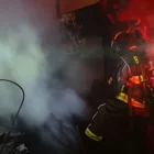 Bomberos de Quito controlaron un incendio estructural en una recicladora de Guamaní durante la madrugada y evitaron que las llamas se propagaran.