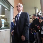 Enrique Herrería, secretario General Jurídico de la Presidencia, entregó al CNE más de 22 cajas y 14.532 folios como parte de la respuesta al pedido de revocatoria de mandato contra Daniel Noboa.