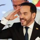 Abelardo de la Espriella reacciona durante la entrega del Consejo Nacional Electoral (CNE) de su credencial como presidente electo de Colombia.