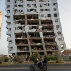 Edificios gravemente dañados en Catia La Mar, una de las ciudades más afectadas por los terremotos en Venezuela.