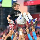 Mundial 2026: Luka Modric, celebrado por su carrera con Croacia.