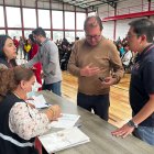Iván Abril (i) actual concejal de Cuenca fue electo como precandidato para la Alcaldía de Cuenca durante la jorndada de primarias del Movimiento Amigo.