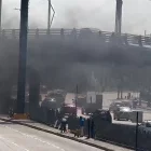El cortocircuito bajo el puente generó congestión vehicular momentánea en el sector de la avenida de las Américas.