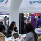 Personas piden asesoramiento para conocer las ofertas del BIESS.