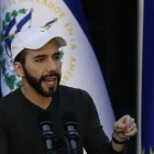 La fórmula oficialista incluye nuevamente al vicepresidente Félix Ulloa y se perfila como la principal contendiente en los próximos comicios.