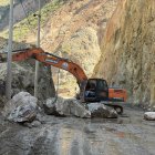La vía Cuenca- Girón- Pasaje permanecerá cerrada por tres semanas más mientras se ejecutan tareas de limpieza.