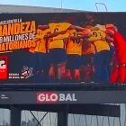Pantallas digitales ubicadas en distintos puntos de Ciudad de México proyectaron mensajes de apoyo a la Selección ecuatoriana antes de su compromiso internacional.