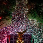 Aficionados celebran en el Ángel de la Independencia tras la victoria de México sobre Ecuador en el Mundial 2026.