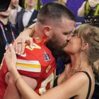 Taylor Swift y Travis Kelce se casarían este 3 de julio en Nueva York, según reportes de la prensa estadounidense.