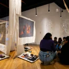 Familias, niños y jóvenes encuentran en el Centro de Arte Contemporáneo un espacio para recorrer, aprender, crear y disfrutar del arte durante el verano.