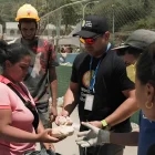 Equipos de World Central Kitchen reparten alimentos a familias y rescatistas en Caraballeda, La Guaira, tras los terremotos.