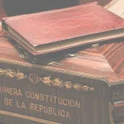 Los primeros artículos de la Constitución ecuatoriana de 1830 proponían una reunión “con igual representación” de un Colegio de Plenipotenciarios de todos los Estados (Colombia, Ecuador y Venezuela).