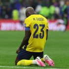 Moisés Caicedo de Ecuador reacciona tras terminar eliminado en el partido de los dieciseisavos de final del Mundial de la FIFA 2026.