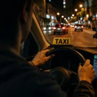 Conductores, taxistas y repartidores cambiaron rutinas por la inseguridad en Ecuador.
