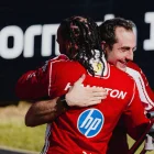 Lewis Hamilton celebra la pole para la carrera sprint del Gran Premio de Gran Bretaña.