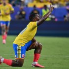 Jhon Arias de Colombia festeja su gol ante Ghana.