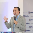 Referencia. El alcalde de Quito, Pabel Muñoz, afirmó que mantiene su militancia en la Revolución Ciudadana pese a competir con Amigo.