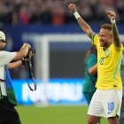 Neymar Jr. figura de Brasil que ha tenido pocos minutos en el Mundial.
