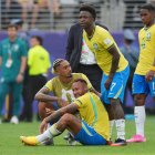 El astro brasileño Neymar se lamenta de la eliminación de su selección en el Mundial 2026..