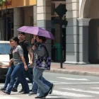 El Inamhi mantiene alerta meteorológica por índices UV muy altos y advierte sobre los riesgos de estrés térmico.
