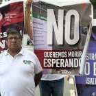 Pacientes renales hicieron un plantón en los exteriores de la Gobernación del Guayas.